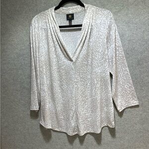 JM Collection Cream Textured V-Neck Blouse